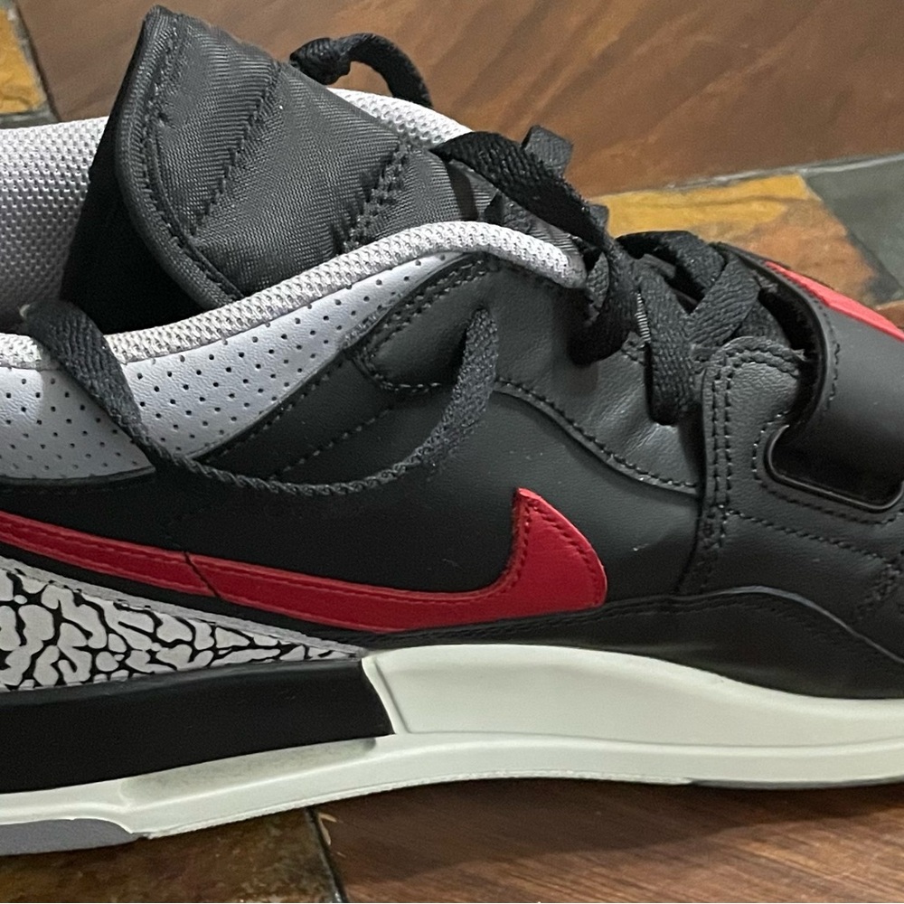 Nike Air JORDAN LEGACY 312 BRED CEMENT (color) EUC size 13 - Picture 14 of 15